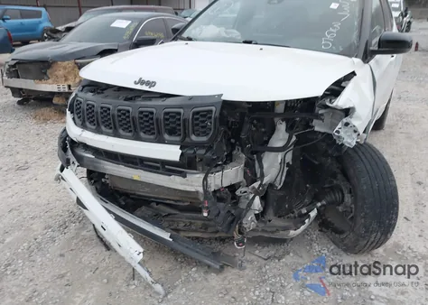 2025 Jeep Compass Limited 4X4 from USA, damaged, VIN 3C4NJDCN6ST537365